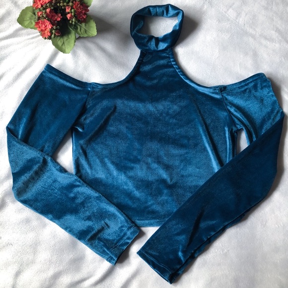 NWOT Fashion Nova Velvet Choker Crop Top - Picture 2 of 4